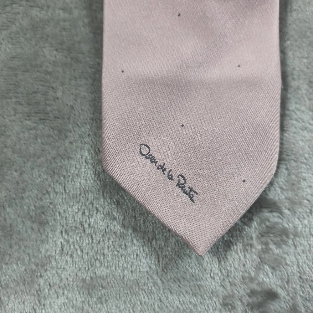 Vintage Oscar de la Renta Tie Mens 56x2.75 Pink Abstract Polka Dot Luxury
